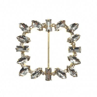 Fivela quadrada em metal dourado com pedras de vidro transparentes facetadas