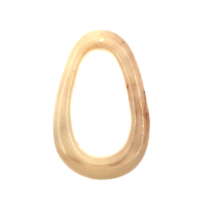 Pingente oval em pedra branca com veios castanhos