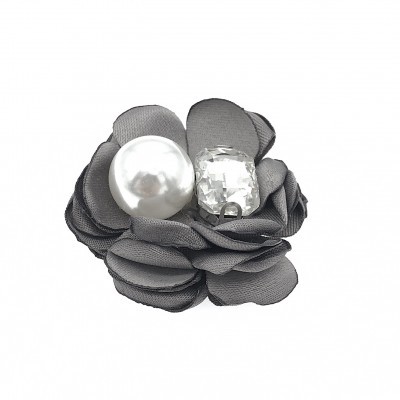 Broche flor cinza com pérola e pedra brilhante