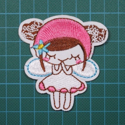 Aplique de tecido bordado em forma de fada com cabelo rosa e vestido branco