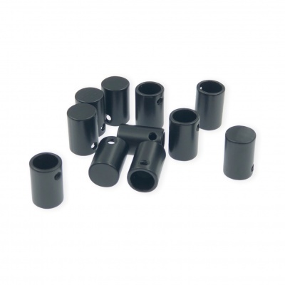 Porcas cilíndricas pretas com orifício lateral sobre fundo branco