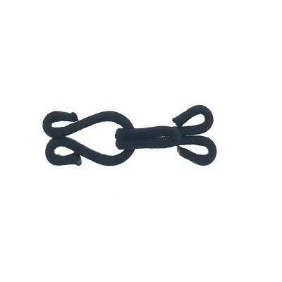 gancho de tecido preto com nó sobre fundo branco