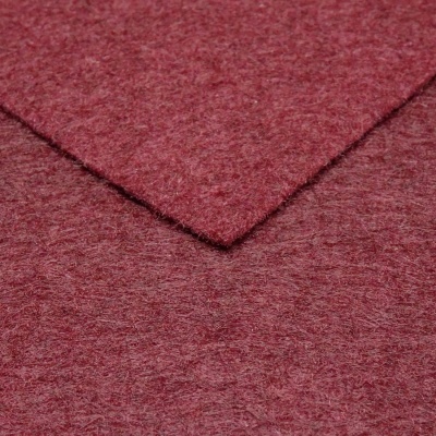 Tecido felpudo vermelho escuro com textura macia