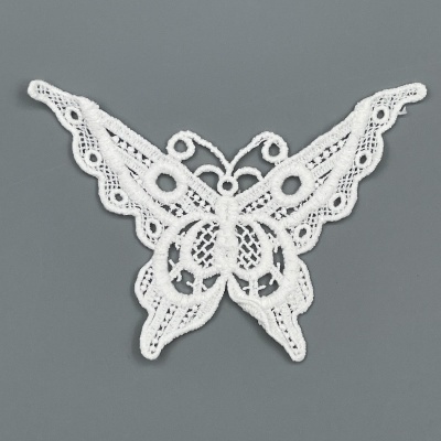 Renda branca em forma de borboleta