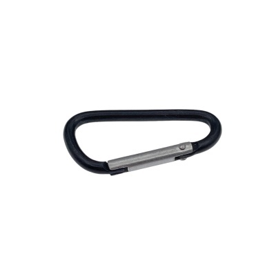 Mosquetão preto com fecho prateado sobre fundo branco