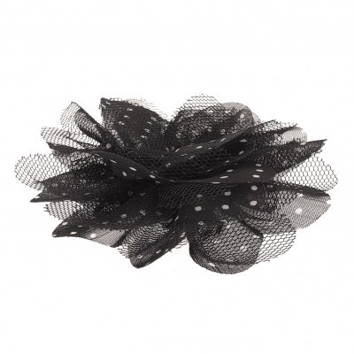 Acessório de cabelo flor preta com tule de bolinhas brancas