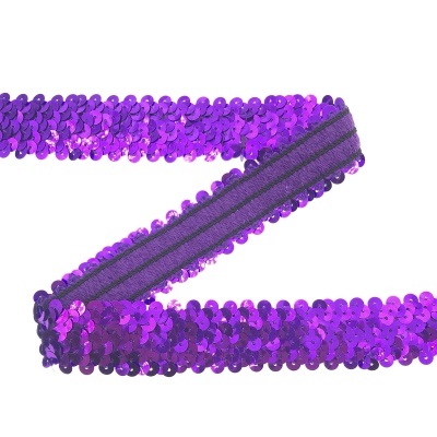 Fita roxa com lantejoulas brilhantes decorativa em formato Z