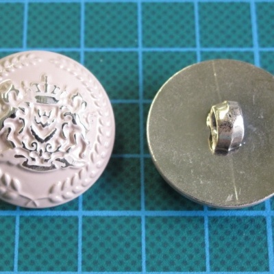 Botões metálicos prateados com brasão em relevo