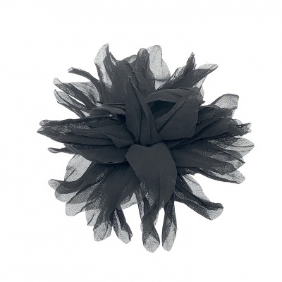 flor decorativa preta de tecido transparente em fundo branco