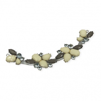 Pulseira decorativa com pedras creme, marrons e cristais