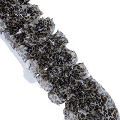 tecido animal print com textura frisada e franjas