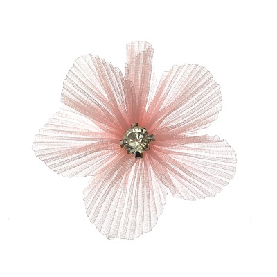Flor decorativa rosa plissada com pedra brilhante no centro