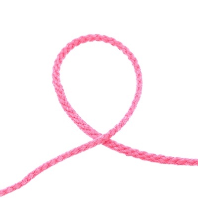 Cordão rosa entrelaçado em fundo branco