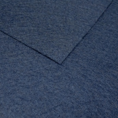 tecido azul com textura aveludada