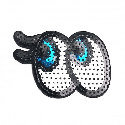 Apliques de tecido com olhos azuis e preto decorados com lantejoulas pretas