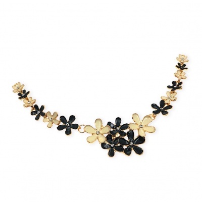 Colar decorativo com flores douradas e pretas esmaltadas
