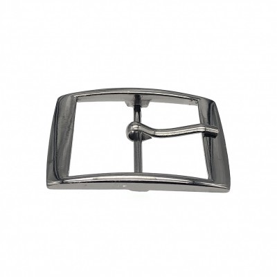 Fivela de metal prateado retangular com lingueta curva