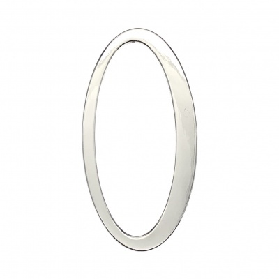 Argola oval prateada lisa e brilhante