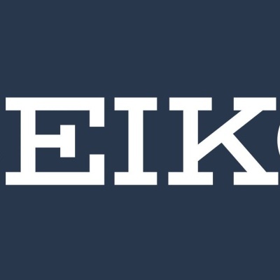 Logotipo SEIKO branco em fundo azul escuro