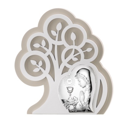 Decoração religiosa em formato de árvore com figura prateada feminina e símbolos religiosos