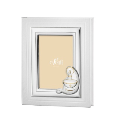 Moldura de fotografia branca com decoração de cálice e vela em relevo