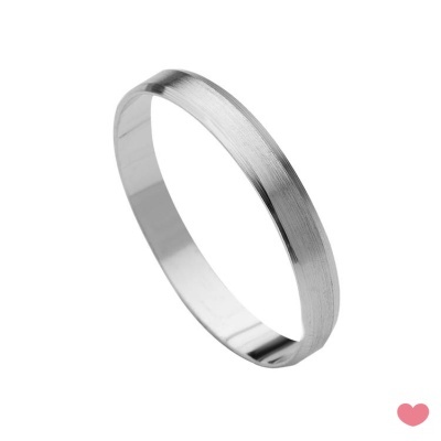 Alianca prateada com acabamento escovado