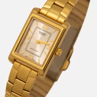 Relógio de pulso Casio dourado com mostrador branco retangular