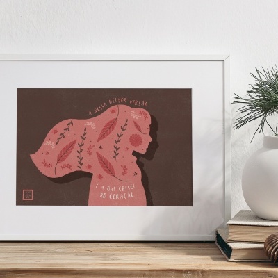Ilustração em moldura com silhueta de mulher e texto em português