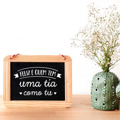 Quadro decorativo com mensagem para tia e vaso de flores em forma de cacto