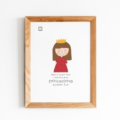 Quadro com ilustração de menina com vestido vermelho e coroa, texto em português