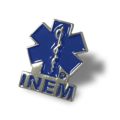 Pin metálico azul e prateado com símbolo e texto INEM
