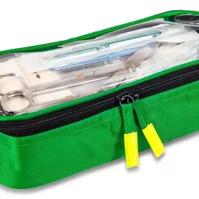 Estojo verde com instrumentos médicos dentro