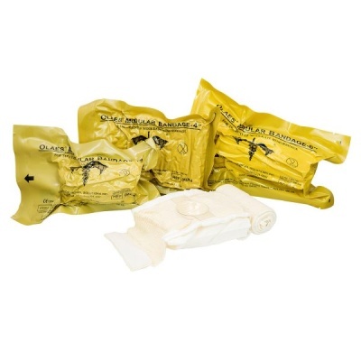 Conjunto de bandagens esterilizadas em embalagens plásticas amarelas