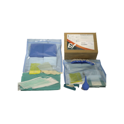 Kit médico de emergência com luvas, máscara, panos esterilizados e caixa castanha com etiqueta.