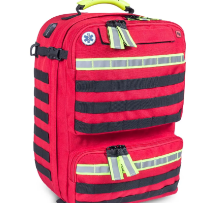 Mochila vermelha com faixas pretas e reflexivas e alça amarela