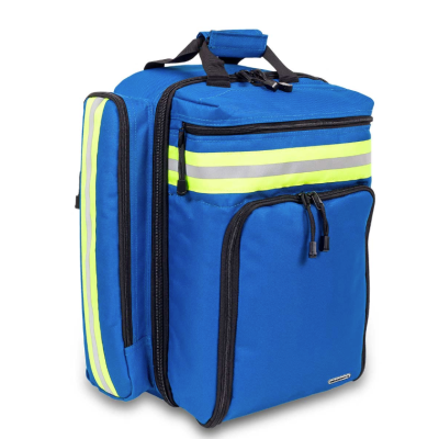 Mochila azul com faixas refletoras e vários compartimentos