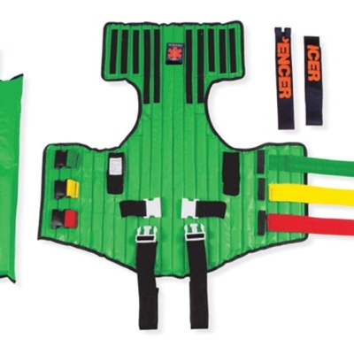 Conjunto de colete verde com tiras e bolsa verde