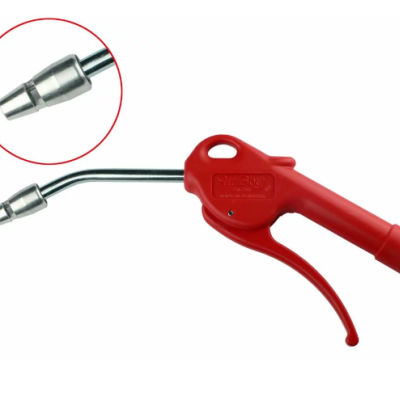 Pistola de ar insuflador vermelha com bico metálico curvado e detalhes metálicos