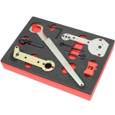 Conjunto de ferramentas metálicas em caixa de espuma preta e vermelha