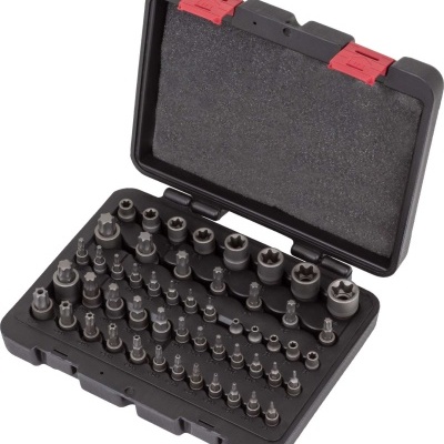 Caixa preta com 51 pontas de parafusos metálicas organizadas