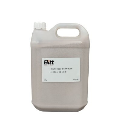 Recipiente plástico com grânulos de casca de noz