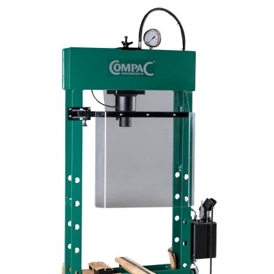 Prensa hidráulica verde COMPAÇ com manómetro redondo no topo