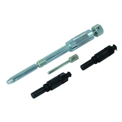 Conjunto de ferramenta com cabo metálico prateado e três acessórios pretos em fundo branco