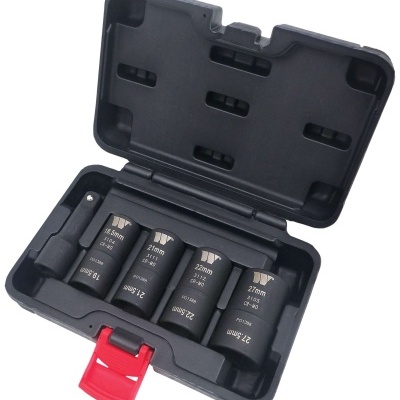 Conjunto de soquetes metálicos em caixa plástica preta com fecho vermelho