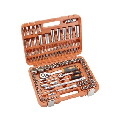 Conjunto de ferramentas com chaves de soquete em caixa laranja