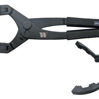 Pinça preta de metal com cabo revestido a borracha e marca WELZH 1048
