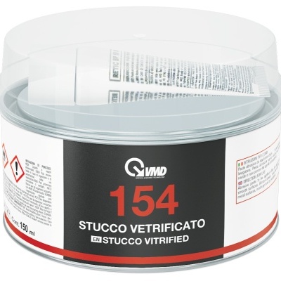 Recipiente branco cilíndrico com tampa transparente e bisnaga branca com texto, produto VMD 154 Stucco Vetrificato