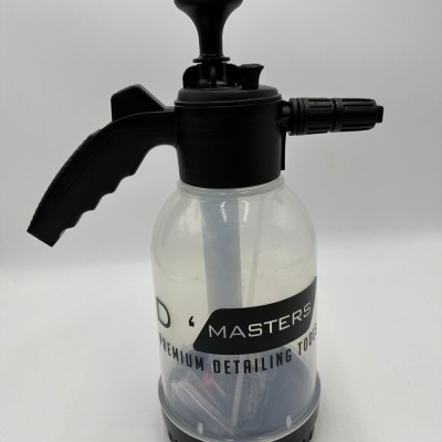 Pulverizador manual transparente com tampa preta e alça ergonómica