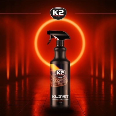 Frasco preto de spray K2 PRO KLINET com fundo iluminado