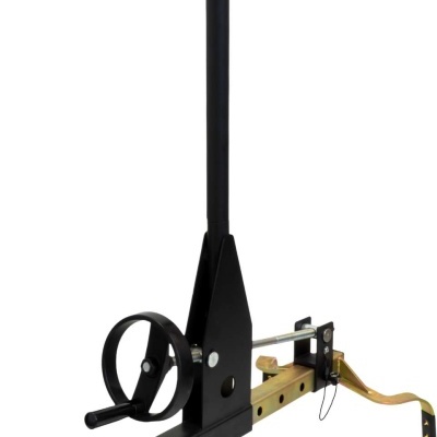 Ferramenta metálica preta e dourada com garras e volante